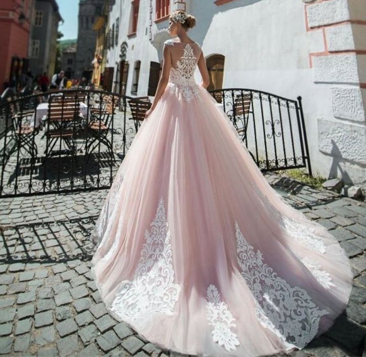 Свадебные пластья и аксессуары