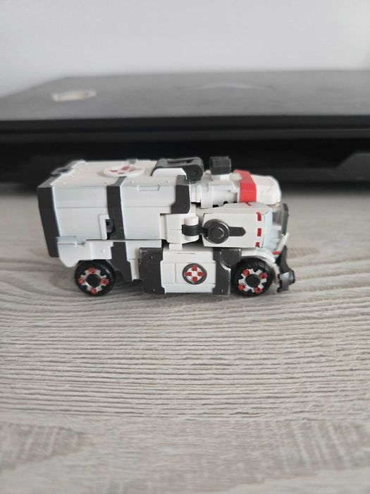Figurina Transformers Samurai Ratchet