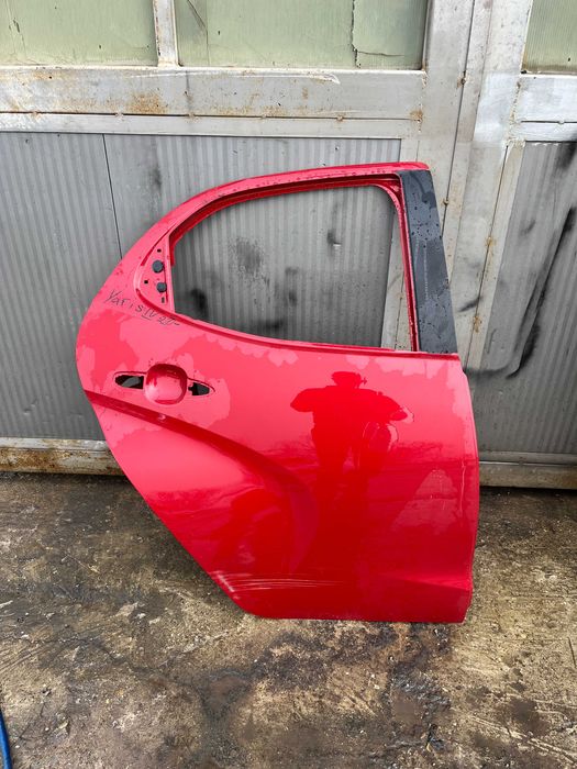 Задна лява и дясна врата за Toyota Yaris 4