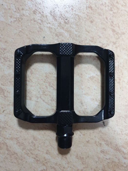 Педали AL черные 9.5х7.5 на втулках скольжения.Педали AL черные 9.5х7.