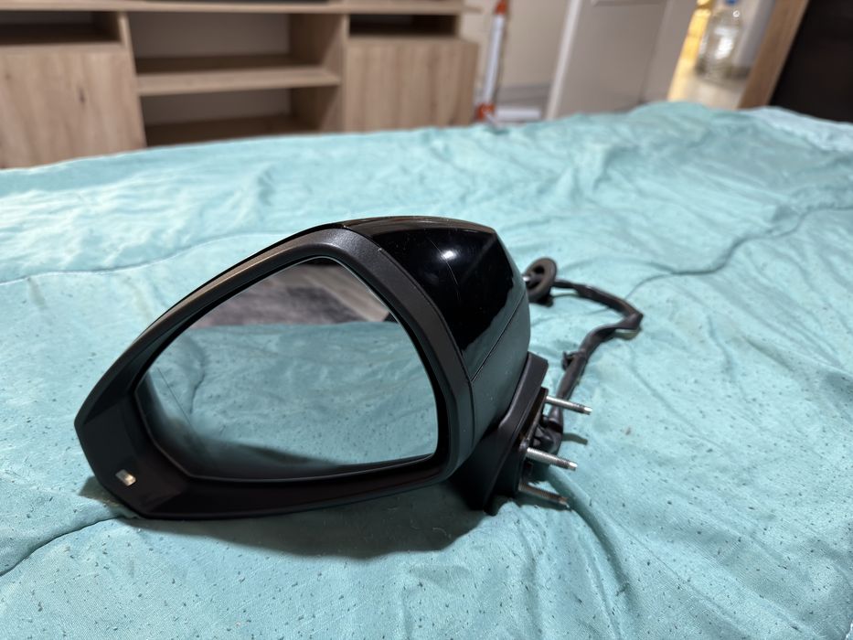 Странично ляво огледало за Audi A3.