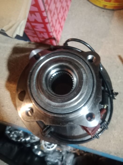 Продам ступицу на Ниссан Патрол