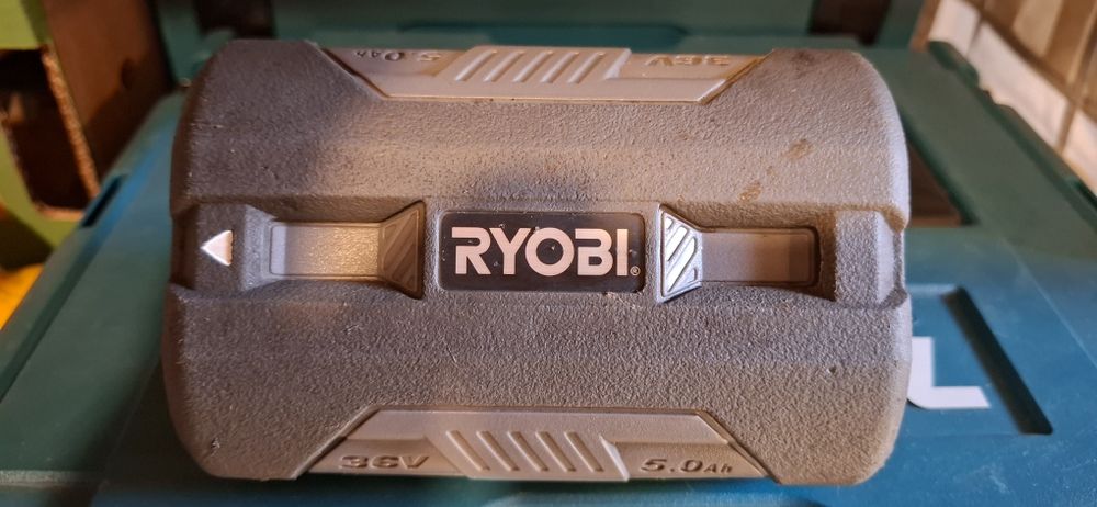 Roby acumulator baterie
