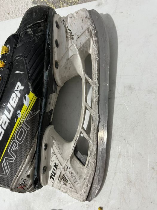 Продам коньки bauer 4X
