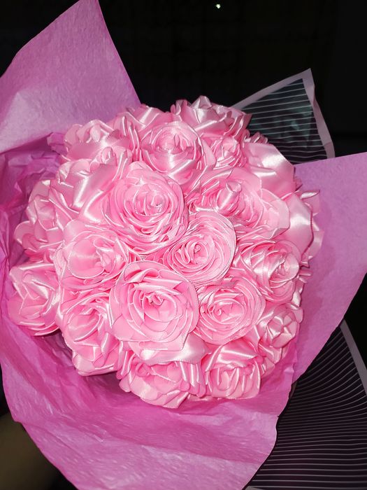 Букеты из атласных роз