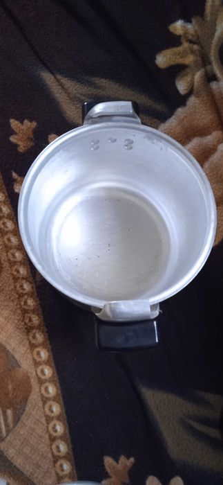 Нова Руска тенжера под налягане
