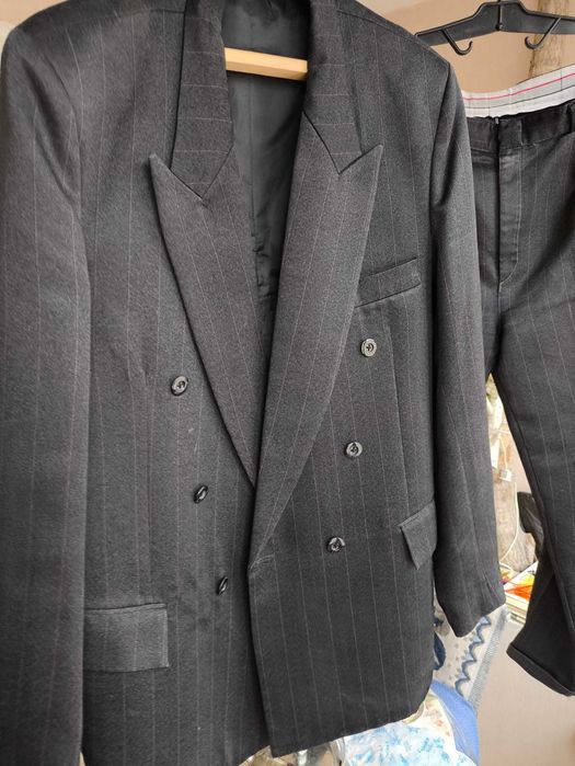 Костюмы мужские, разные размеры 48-50