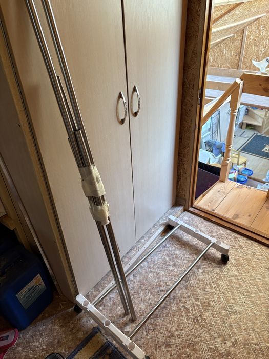 Штанга для одежды