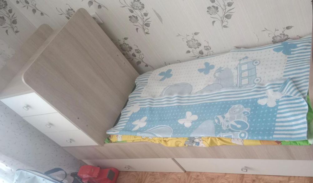 Детская кровать б/у