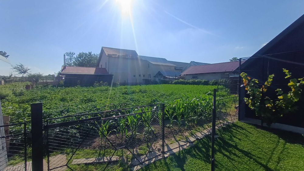 Casa cu gradina.