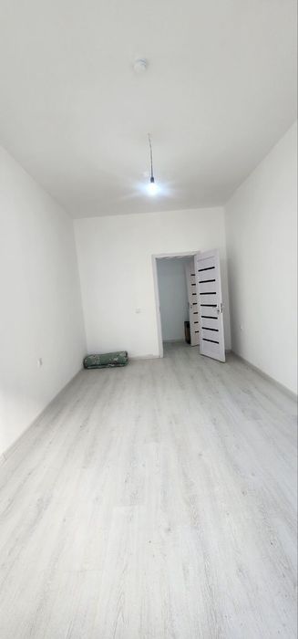 Сергили район Янги Дархон новастройка 2комнатная все ест техники мебел