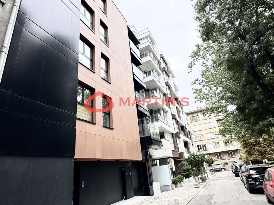 4-стаен в София-Оборище площ 185 цена 2000