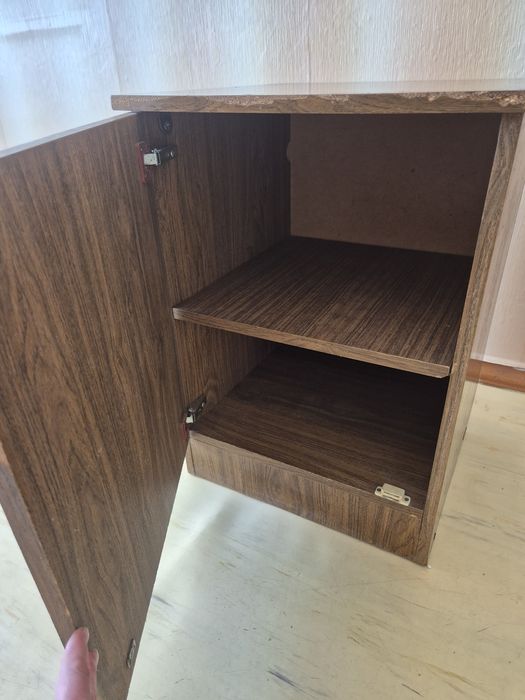 Тумбочка  с полками