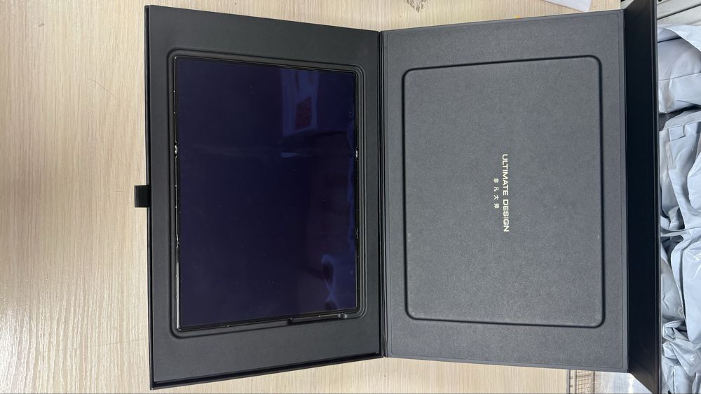 Huawei Mate XTs. 16/1024гб.