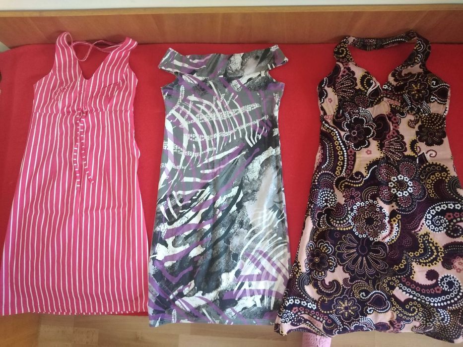 Рокли различни материи и цветове размери М и S