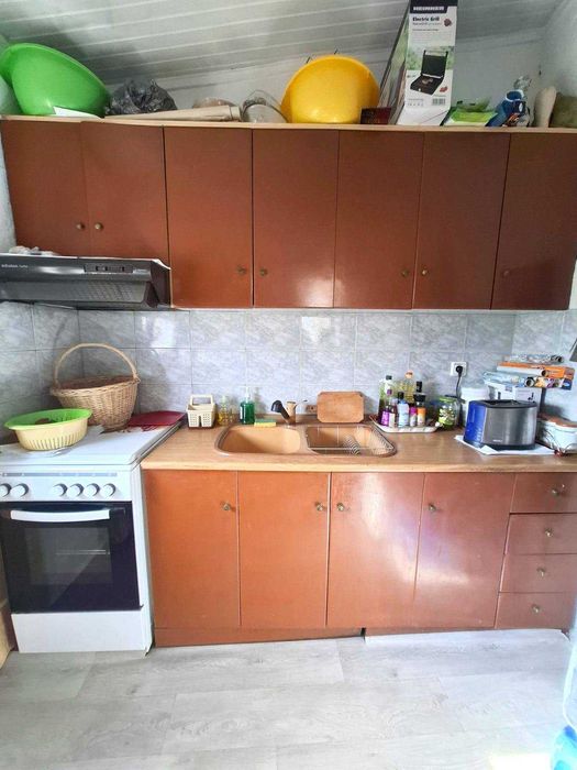 Продава малка къща с площ 60 м2 с двор 220 м2 в Аспровалта, Гърция