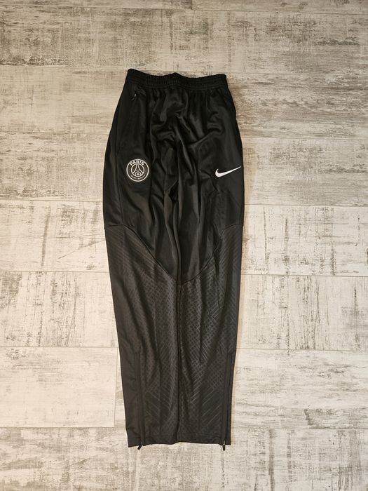 *OFERTA* Compleuri PSG noi aduse