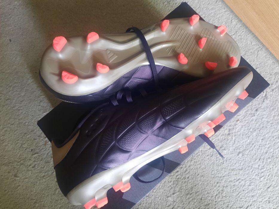 Чисто нови бутонки Адидас