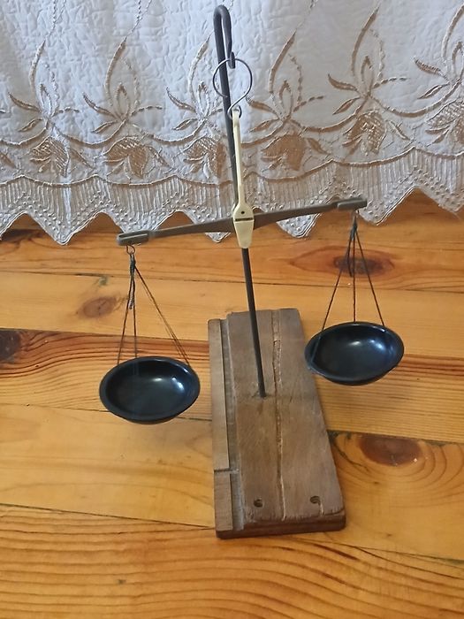 Ретро златарска везна