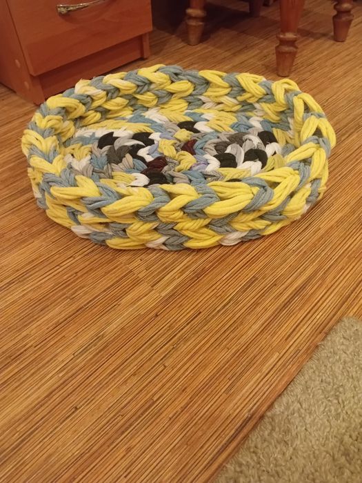 Мягкая  лежанка для кошки