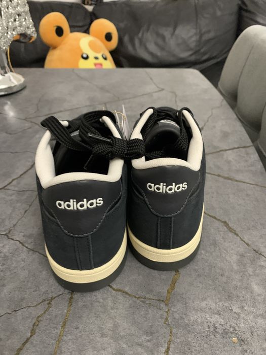 Adidas rapid court low