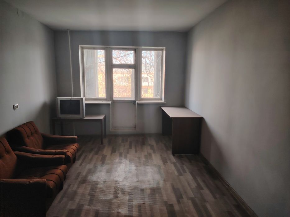 1 комнатная квартира город Чирчик, около детской больницы