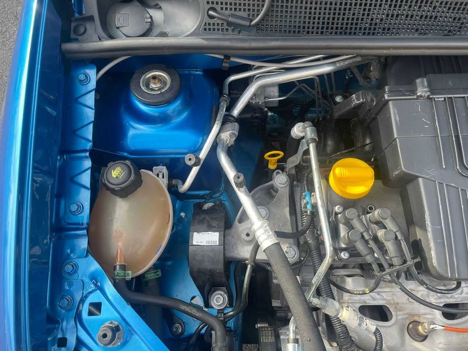 Продам машину Logan