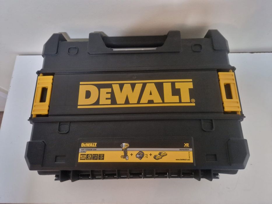 Masina de gaurit pe acumulator DeWalt DCF809D2T NOUA