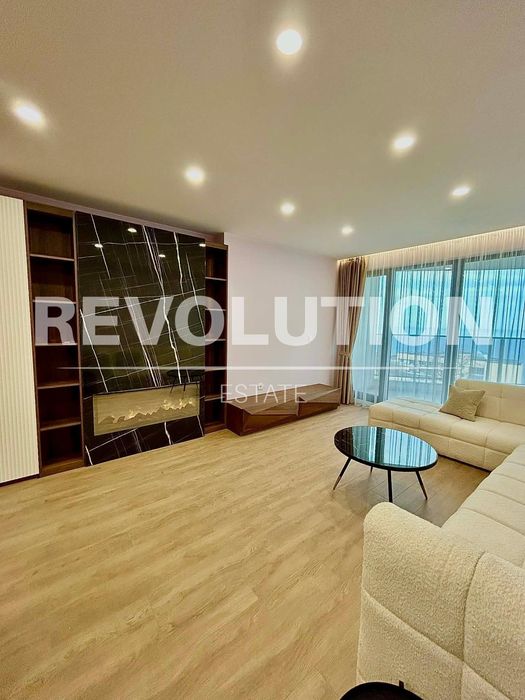 Четиристаен апартамент в района на м-т Ален Мак!