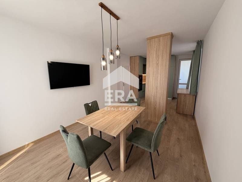 Стилен четиристаен обзаведен  апартамент след основен ремонт за продаж