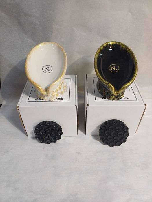 Дизайнерски поставки за сапун от декоративен бетон с канал за отичане