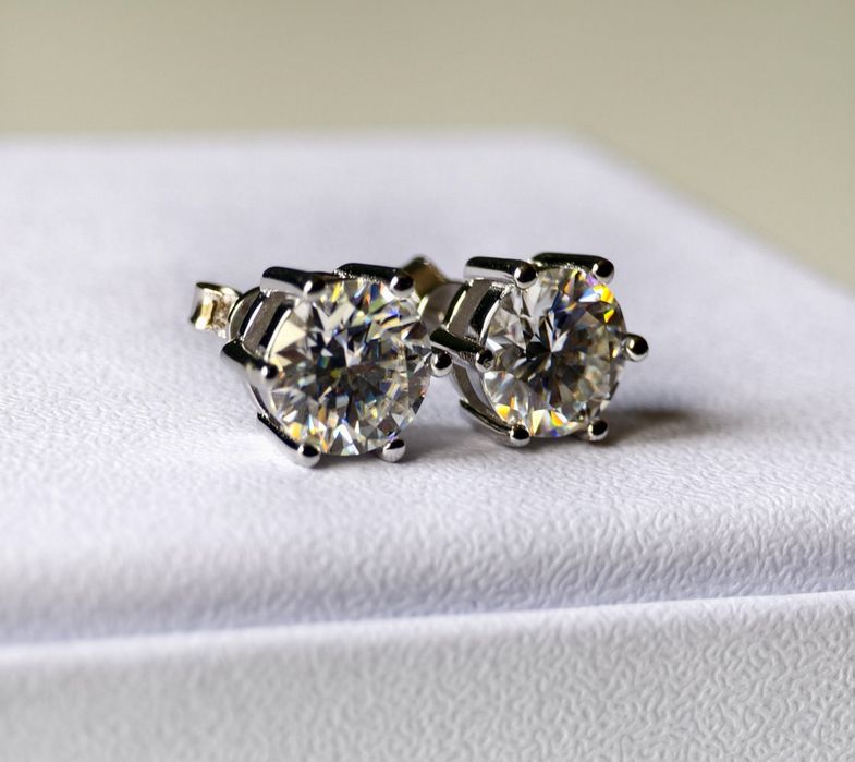 Сребърни 925 Обеци С Мойсанит 2 Каратa на обеца общо 4 Карата!