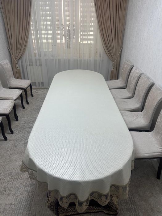 Продается деревянный стол