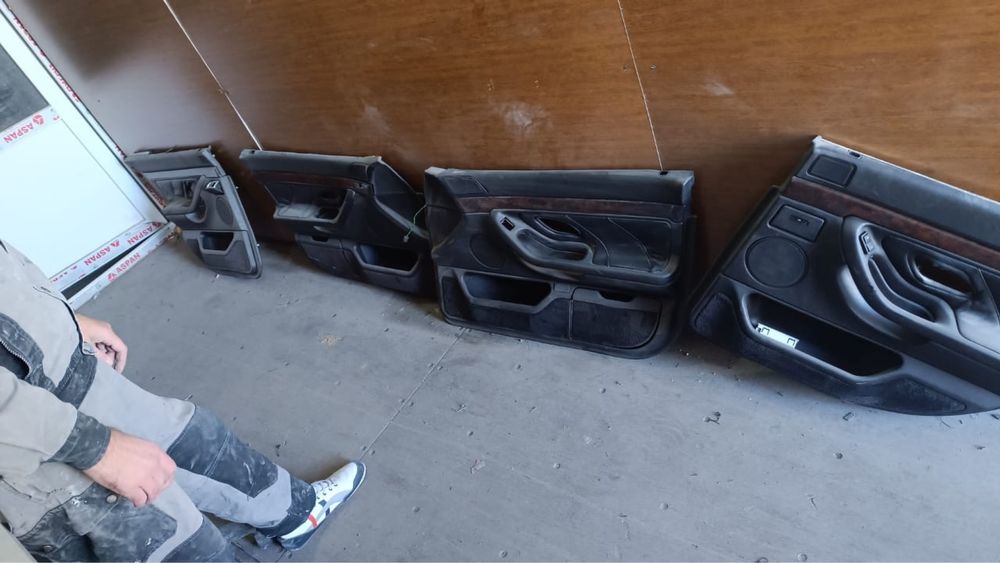 Дверные обшивки на БМВ Е38