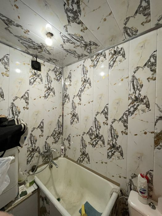 Срочна продаётся своя квартира в среднем состоянии 2 этаж