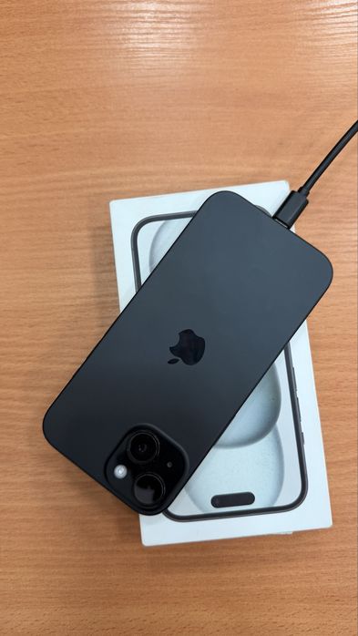 iPhone 15  рабочи но заблакирован