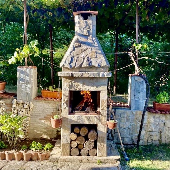 Под наем/Хисаря/Барбекю/Беседка/Градина