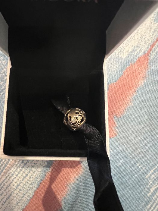 Pandora висулка around the world