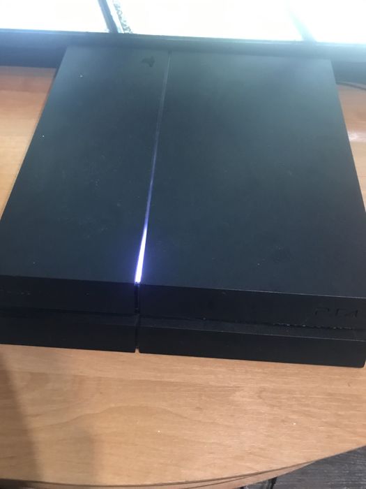 Продам плейстейшин 4 1028 гб