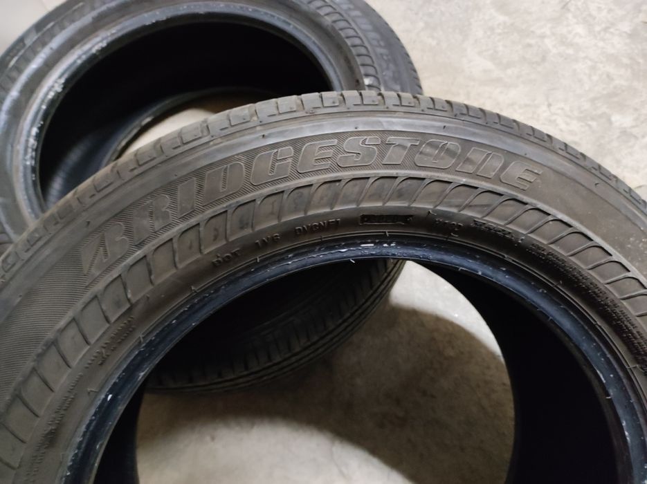 Гуми Bridgestone 245/55/17 сезонни