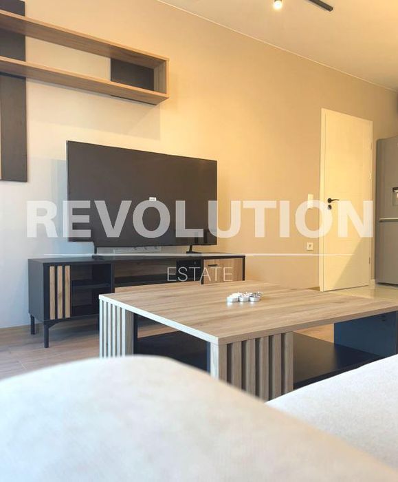 Дава се под наем Двустаен апартамент в Варна, Победа - 70 кв.м за 600 € - Снимка #2