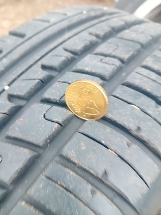 Продавам гуми с джанти 15 ски