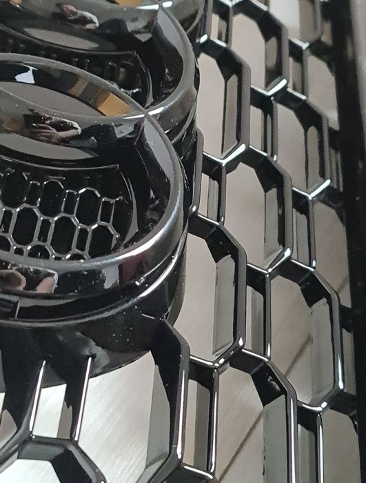 Grila-RS5-Look-Fagure-Sigla-Logo-Stema-Emblema-Audi-A5-B9-2017-2018-2019-Neagra-Lucios-Calitate-Superioara-Poze-Reale-Noua