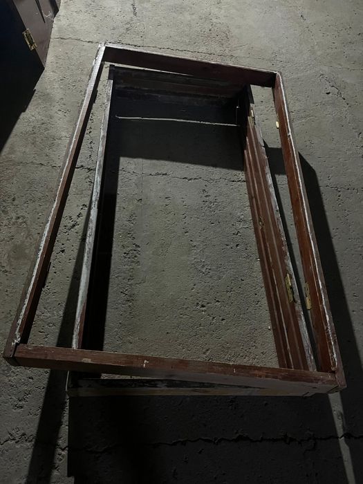 Есіктер бу Двери бу