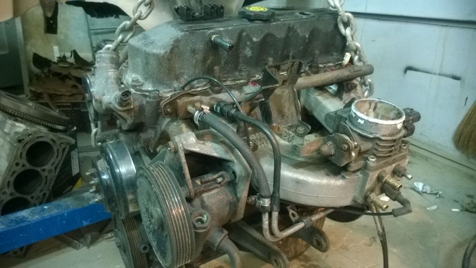 Двигатель и кпп с раздаткой от джип cherokee xj 2.5
