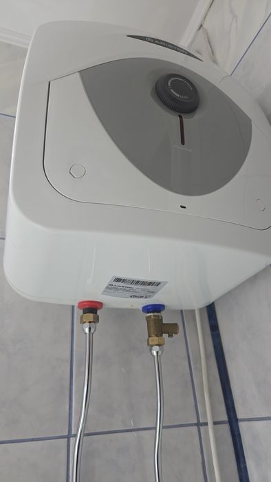 Boiler Ariston, 15L, 1200 wati - 300 lei