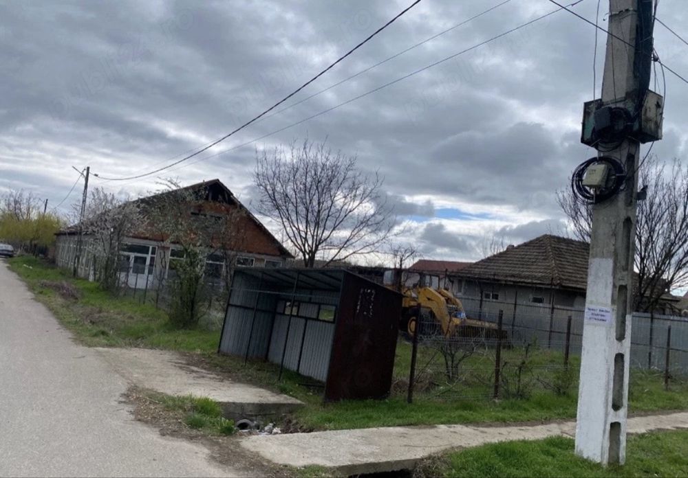 Inchiriez cladire 400mp+teren400mp. Locatie Gârla Mare