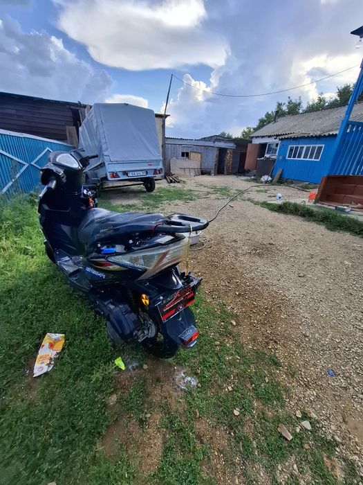 Скутер 150 куп  250 000