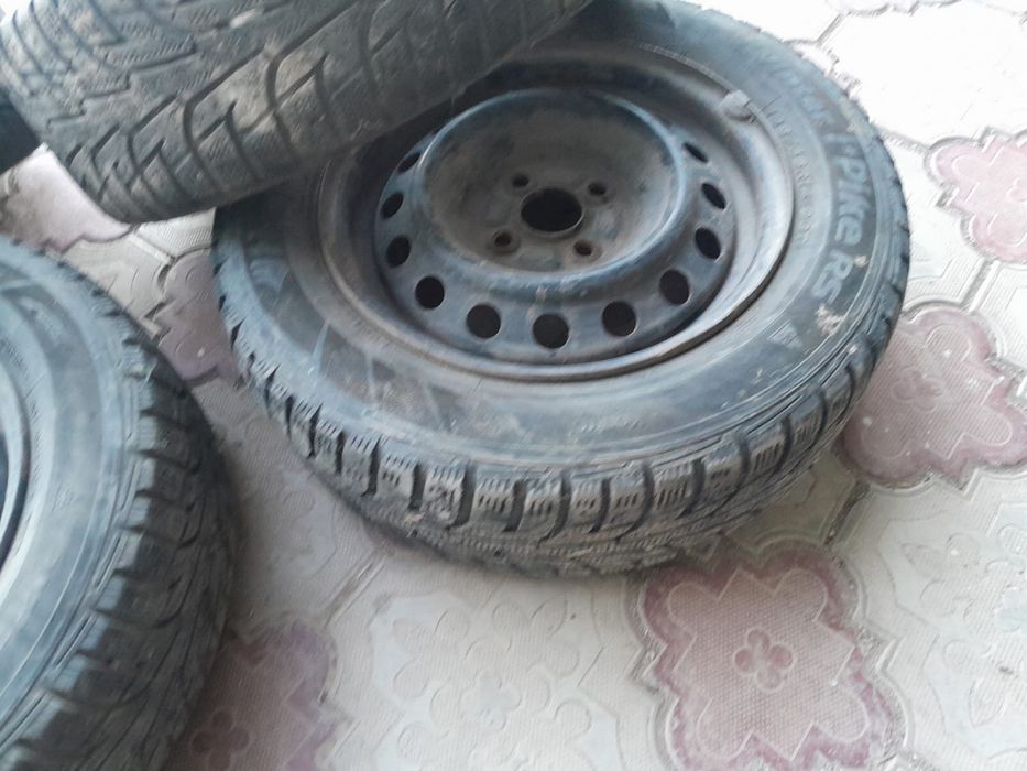 Продам зимние шины
