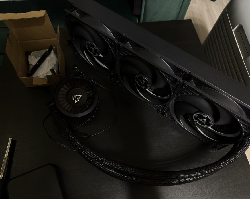 Cooler CPU AIO Arctic Liquid Freezer III 420 LF3 Black